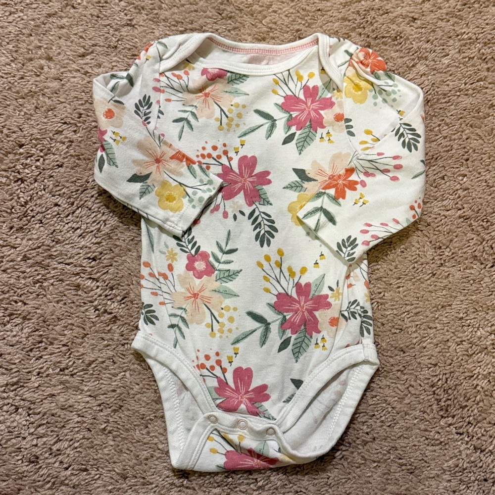 Colorful Baby Girls One Piece Lot Various sizes 6-9 months - Picture 4 of 16